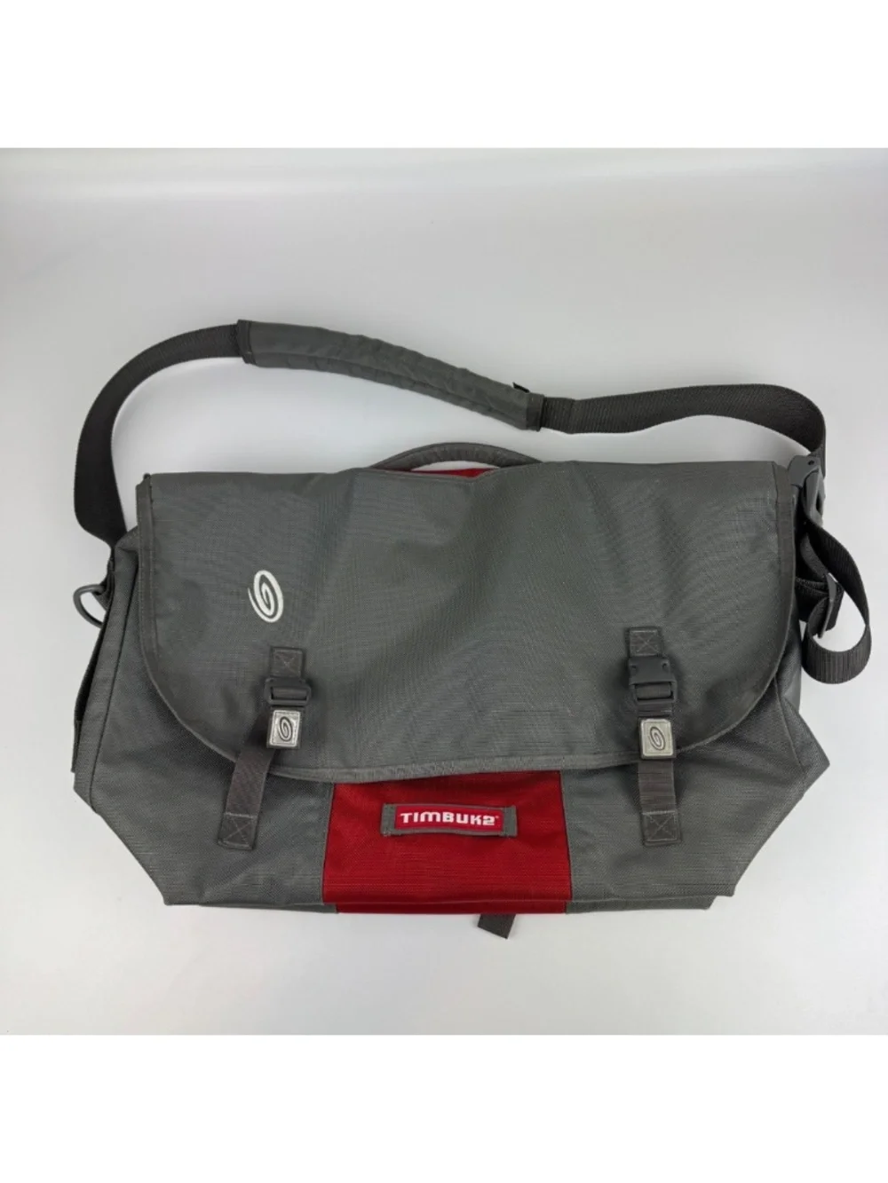 Timbuk2 Classic Messenger Bag Large Laptop Work Commuter Water Resistant Gray